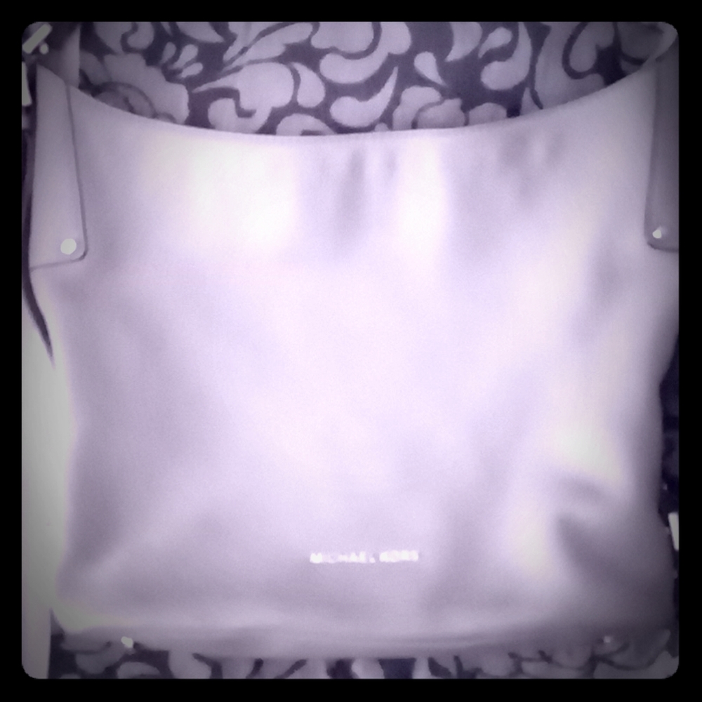 Michael kors grey shoulder bag